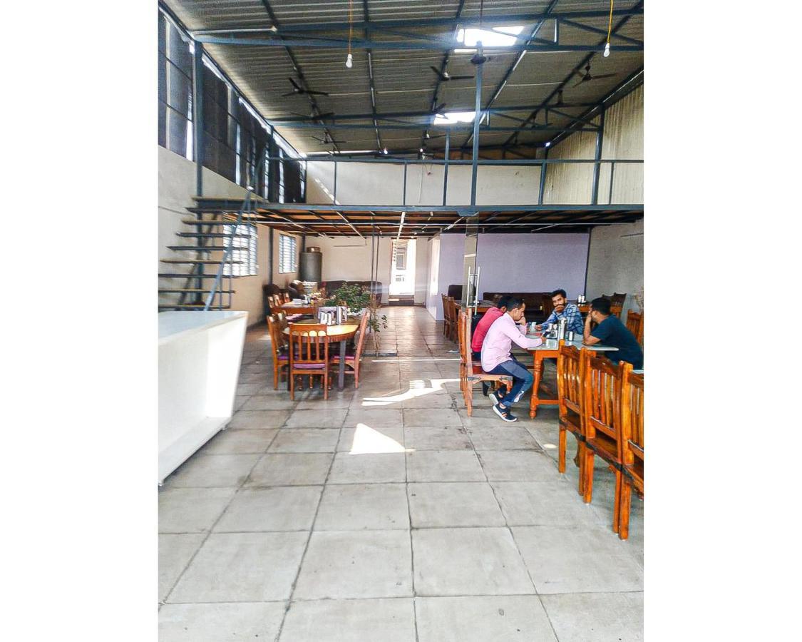 Krittika Rao Dhaba By Wb Inn Gurgáon Kültér fotó